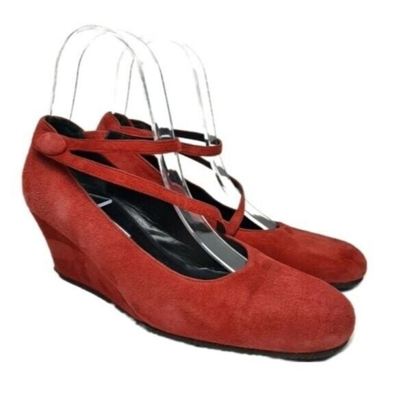 BENOITE C. Italy Mary Jane Wedge Heels Red Suede Sz 7.5 - Picture 1 of 10